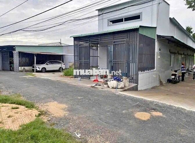 CẦN BÁN GẤP DÃY TRỌ 10 Phòng mặt tiền nhựa Gia LộcTrảng Bàng giá 680TR