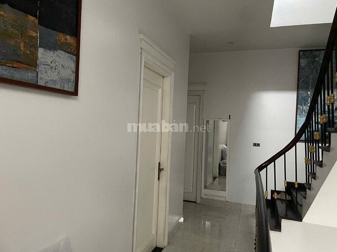 Cho thuê nhà 4 tầng đường Nguyệt Quế 22 - Vinhomes Riverside Long Biên