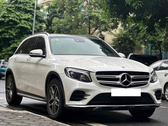 Mercedes Benz GLC300 4Matic model 2018