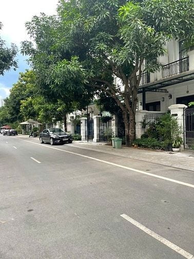 Cho thuê nhà 4 tầng đường Nguyệt Quế 22 - Vinhomes Riverside Long Biên