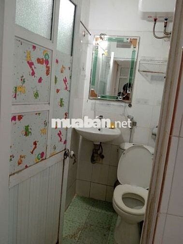Căn hộ tập thể tại Thái Thịnh - Vĩnh Hồ