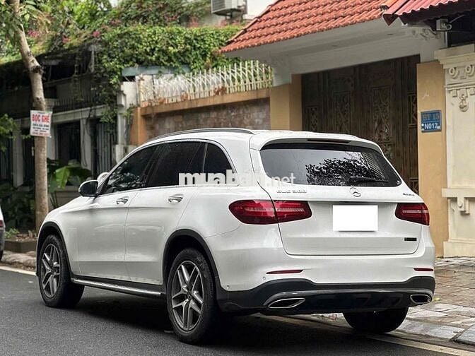 Mercedes Benz GLC300 4Matic model 2018