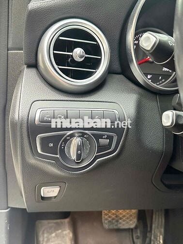 Mercedes Benz GLC300 4Matic model 2018