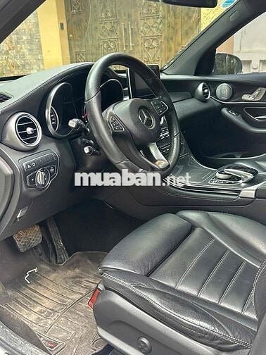 Mercedes Benz GLC300 4Matic model 2018