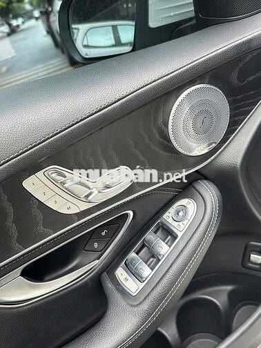 Mercedes Benz GLC300 4Matic model 2018
