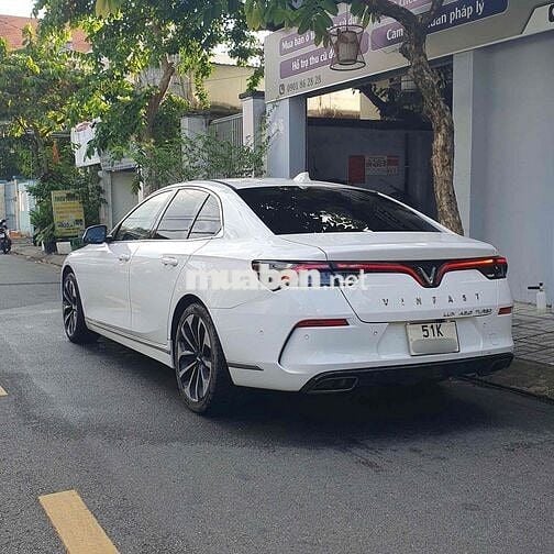 VinFast Lux A2.0 Premium 2022 - 53000 km