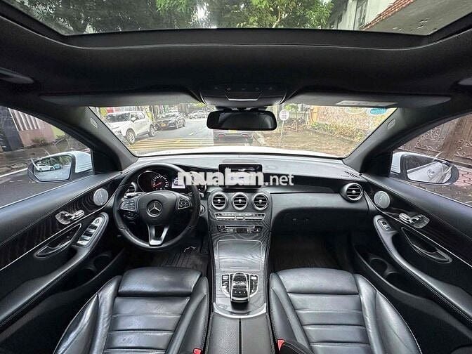 Mercedes Benz GLC300 4Matic model 2018