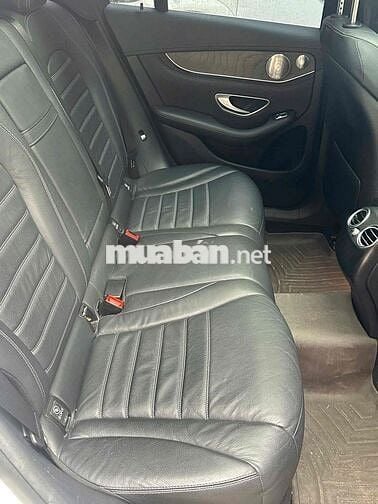 Mercedes Benz GLC300 4Matic model 2018