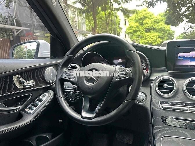 Mercedes Benz GLC300 4Matic model 2018