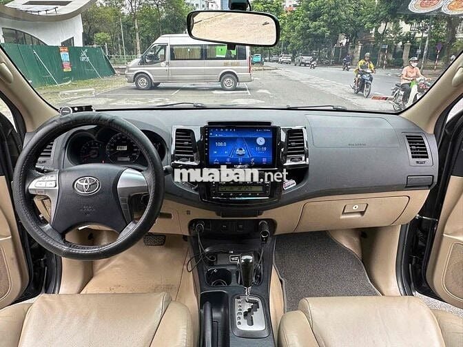 Toyota Fortuner 2.7V 4x2 model 2016 màu xám đẹp