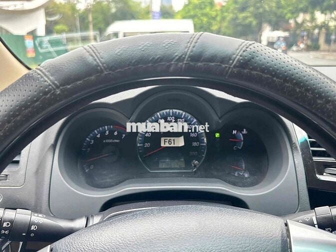Toyota Fortuner 2.7V 4x2 model 2016 màu xám đẹp