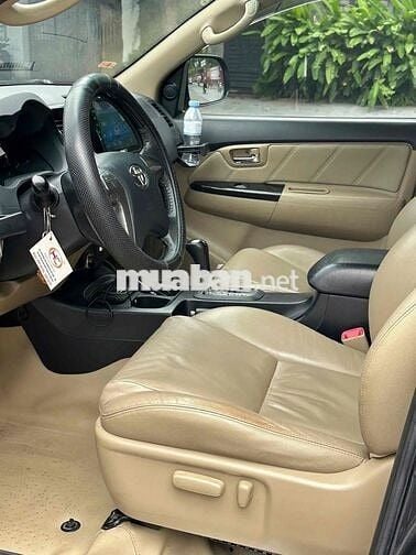 Toyota Fortuner 2.7V 4x2 model 2016 màu xám đẹp