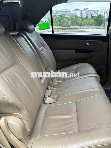 Toyota Fortuner 2.7V 4x2 model 2016 màu xám đẹp