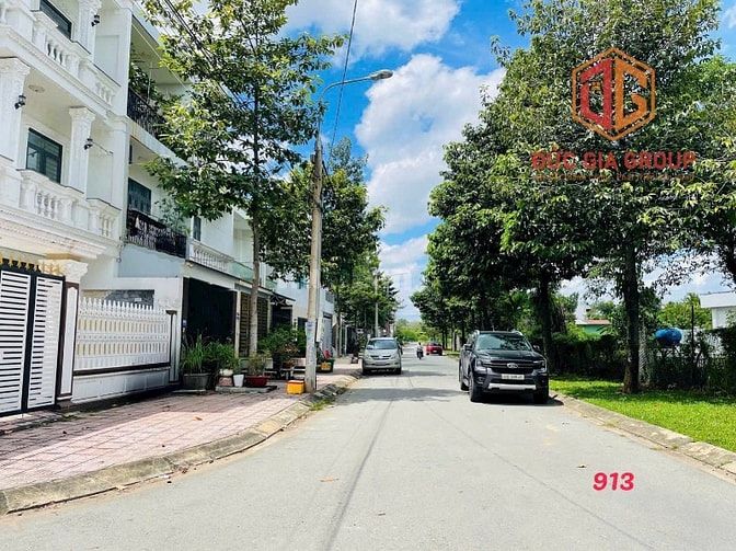 Cho thuê biệt thự 1T2L mới đẹp góc 2 mặt tiền khu dân cư Bửu Long