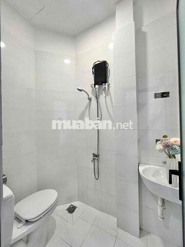 STUDIO BANCOL FULL NT THANG MÁY ĐỐI DIỆN ETOWN CỘNG HOÀ VHU VAA HUIT