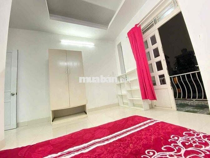 Căn Hộ Ban Công Full Nội Thất Gần Đại Học Bách Khoa