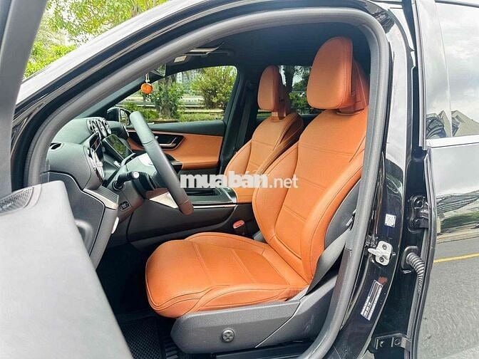 Mercedes Benz GLC Class 2023 - 16666 km Bank 90%