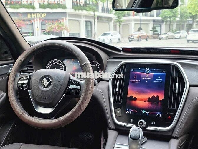 VinFast Lux A2.0 2019 Plus 2.0 AT - 40000 km
