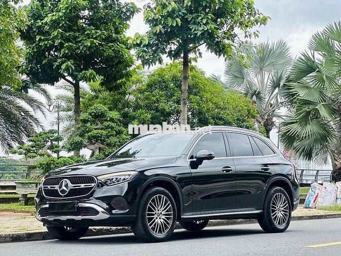 Mercedes Benz GLC Class 2023 - 16666 km Bank 90%