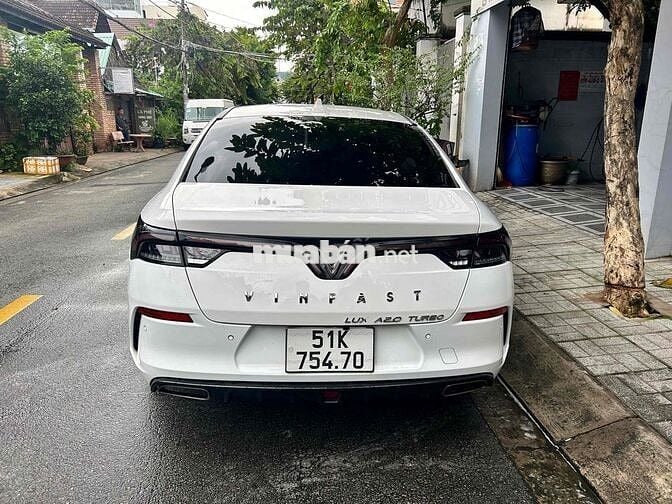 VinFast Lux A2.0 Premium 2022 - 52000 km