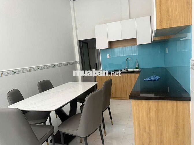 Bán nhà mới mua cho người nhà từ nước ngoài về ở nhưng chưa về được