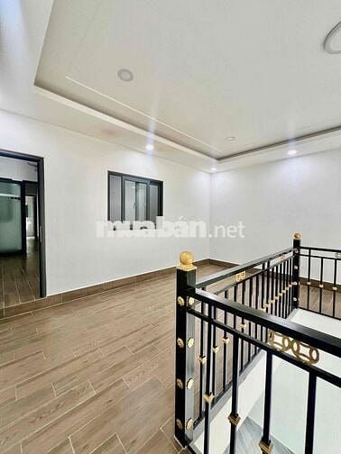 Nhà Mới Xây DT 5x20 1Trệt 1Lửng 3Pn 3Wc Hẻm Xe Tải Đậu Cửa Vỉa Hè