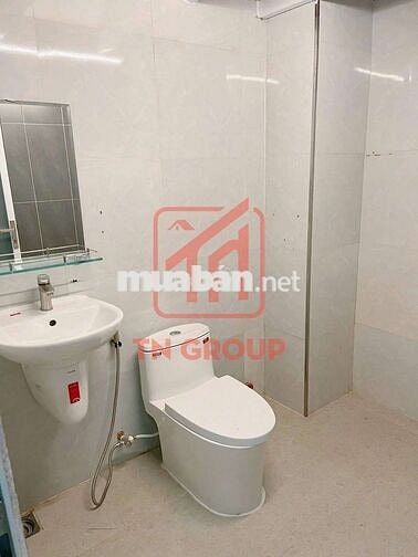 Sang nhà 7pn + 1mb mặt tiền Nguyễn Thái Bình, Q1