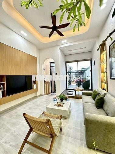 (CHỈ HƠN 2 TỶ)BÁN NHÀ MỚI 100% –GẦN TRUNG TÂM–FULL NỘI THẤT VIEW ĐẸP
