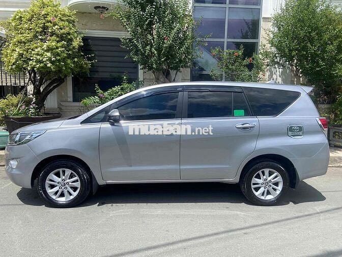 Toyota Innova 2019 2.0E gia đình