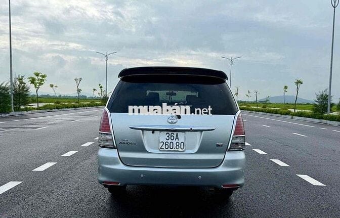 Toyota Innova 2008 G - 26000 km