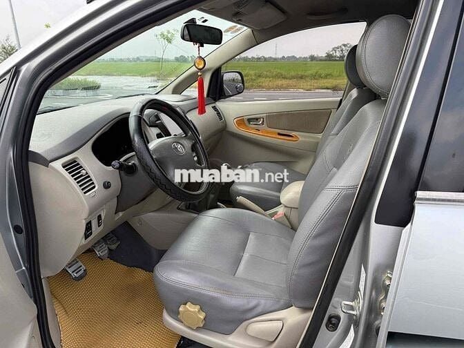 Toyota Innova 2008 G - 26000 km