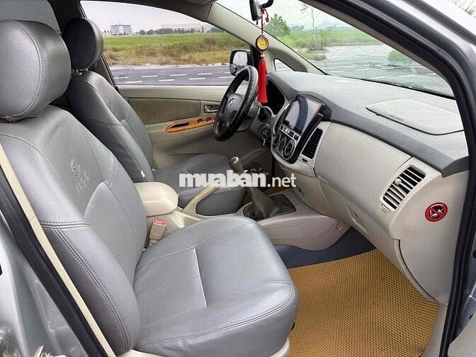Toyota Innova 2008 G - 26000 km