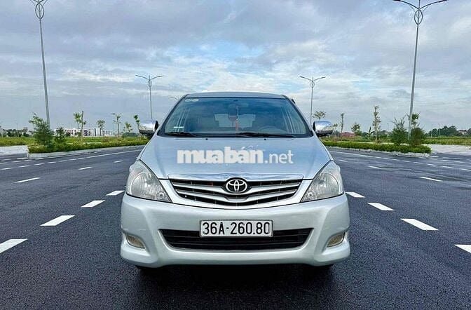 Toyota Innova 2008 G - 26000 km