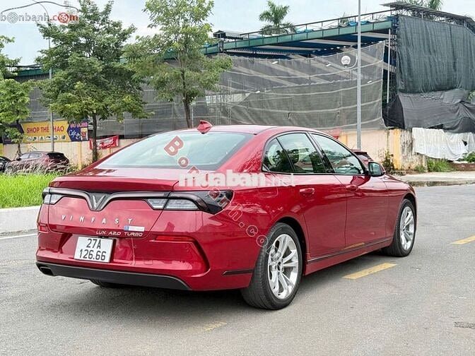 VinFast Lux A 2.0 Tiêu chuẩn 2022 - 555 Triệu