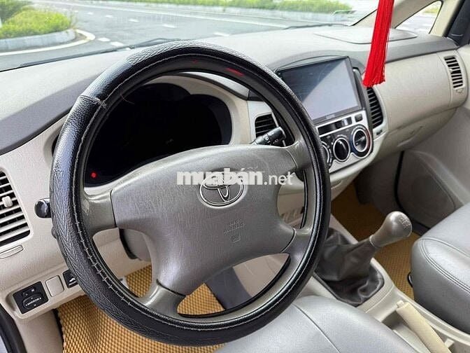 Toyota Innova 2008 G - 26000 km