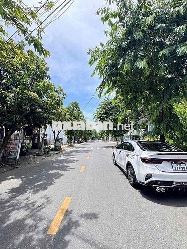 Chính chủ gửi bán lô đất nở hậu Mặt tiền Nguyễn Công Hoan 97m