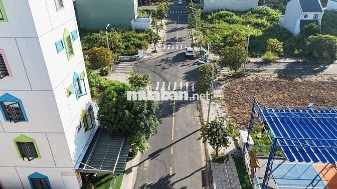 Cặp góc ngã 4 KĐT Lakeside,diện tích 255m2  ngang 13m