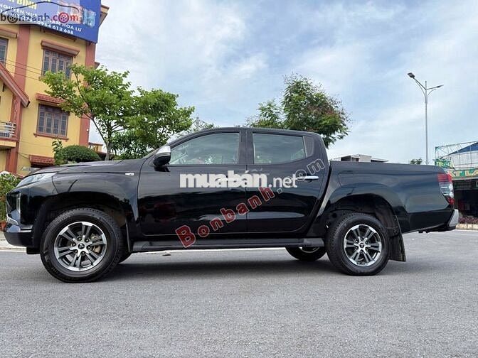 Mitsubishi Triton 4x2 AT 2022 - 515 Triệu