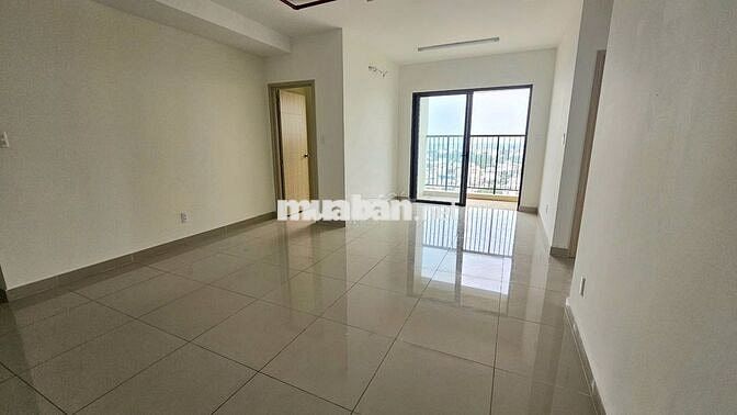 chủ nhà cần bán gấp căn hộ 3 PN-2 ban công,giá 2 tỷ 550,nhà mới 100%