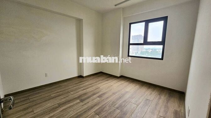 chủ nhà cần bán gấp căn hộ 3 PN-2 ban công,giá 2 tỷ 550,nhà mới 100%