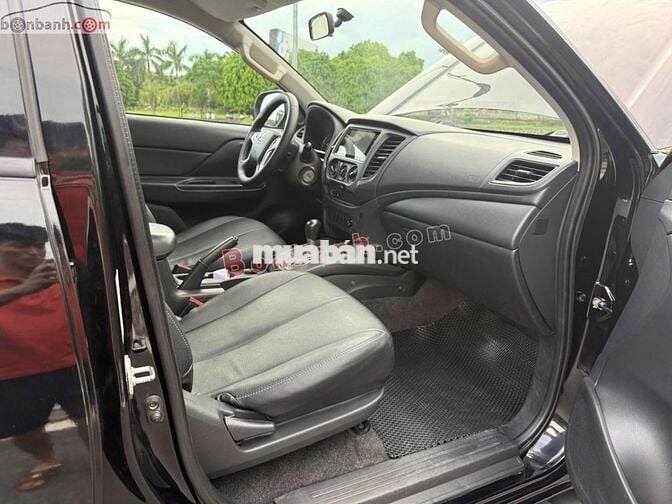 Mitsubishi Triton 4x2 AT 2022 - 515 Triệu