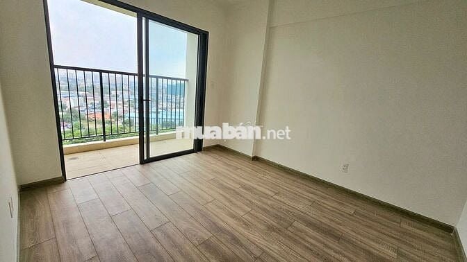 chủ nhà cần bán gấp căn hộ 3 PN-2 ban công,giá 2 tỷ 550,nhà mới 100%