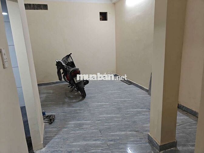 CHO THUÊ MẶT BẰNG 4X20 TRỆT MẶT TIỀN 166 BÀ HẠT Q10