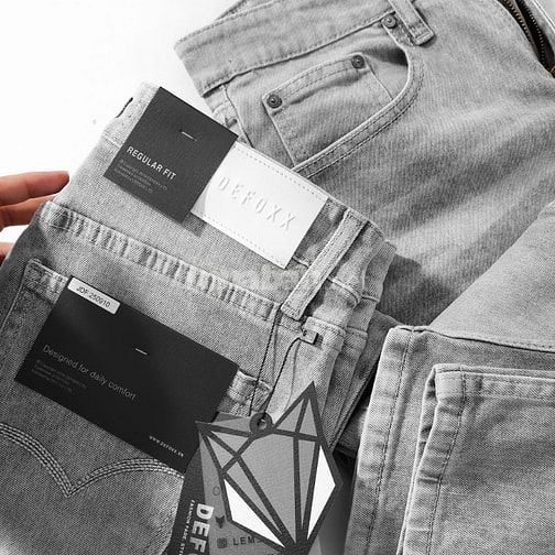 Quần jean Defoxx ống suông co giãn nhẹ xám trắng wash 250910