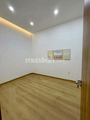 💥VILLA HIỆN ĐẠI MỚI HOÀN THIỆN - VỊ TRÍ ĐẸP TẠI HÓC MÔN 6 X 21M 