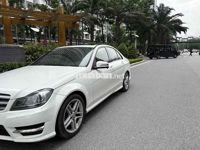 Mercedes Benz C Class 2012 C300 AMG - 90000 km