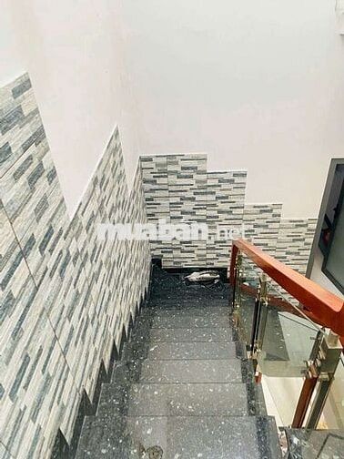 🏘️ Nhà 2 Lầu 3 phòng mới keng,sân thượng, hẻm xe hơi thông, T,Chánh