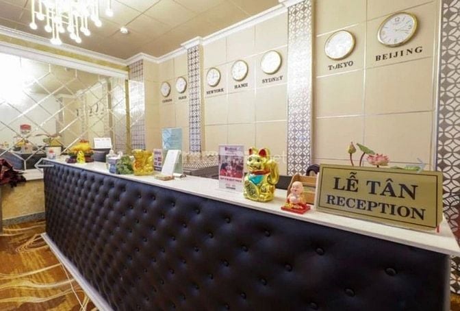 Bán khách sạn khu Tên Lửa, 20 x 20m, 5.5 tấm, 62 tỷ đối diện công viên