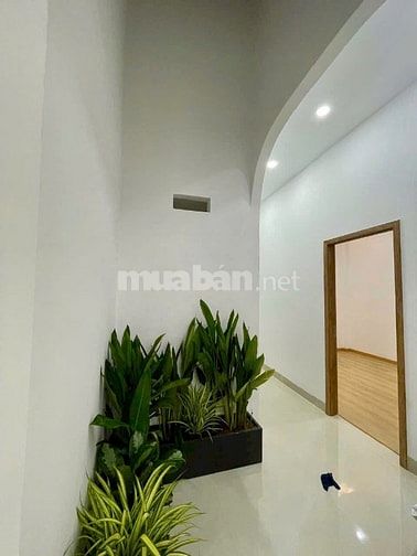 💥VILLA HIỆN ĐẠI MỚI HOÀN THIỆN - VỊ TRÍ ĐẸP TẠI HÓC MÔN 6 X 21M 