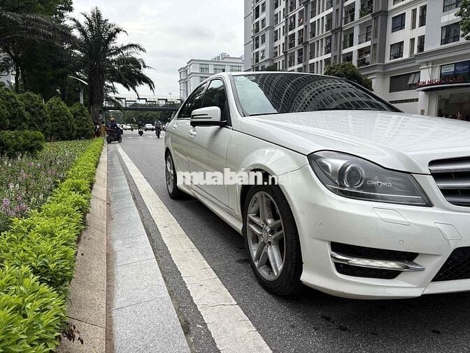 Mercedes Benz C Class 2012 C300 AMG - 90000 km